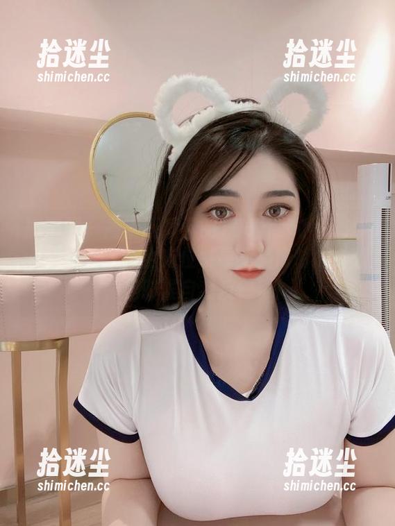 120斤的小王同学 微密圈 - 高清画质下的120斤的小王同学三点式泳装,全方位引导我脑内胡思乱想,是时候自我反省了!