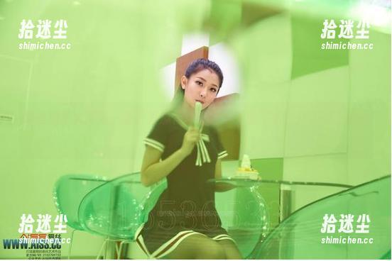 爱丝照片大揭秘：柜子里那位幸福的老人是不是你昨天晚上遇到的？