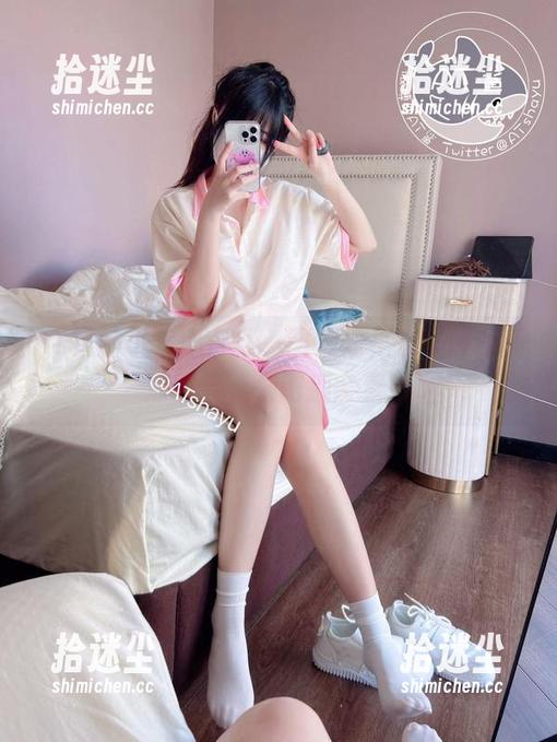 AT鲨的小背心合集，图片像是在提醒我清凉一天，来吧别害羞！