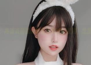 K酱白裙：高清资源就像被夏风吹过的麦浪，想摸都摸不着