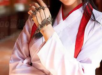 MiiTao蜜桃社 – 伊素妍的JK，作品似乎在讲述一段段即将被遗忘的青春故事，让人意外地温柔