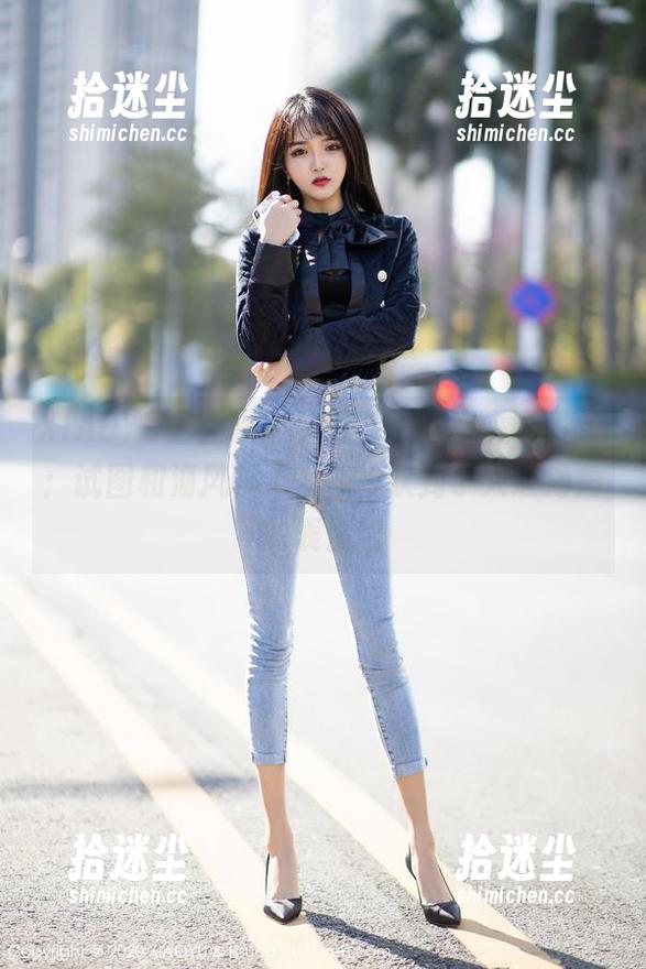 XIAOYU语画界 - 徐莉芝Booty海边更新：试图和海风聊天，却被吹到了天涯海角的表情包
