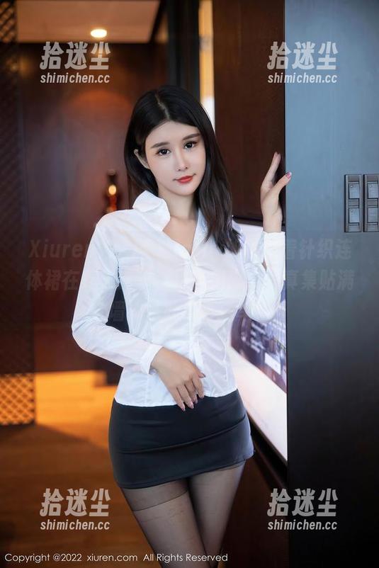 Xiuren秀人网 - fairy如歌穿着针织连体裙在春天漫步，打算把这个写真集贴满墙，从此不再孤单！
