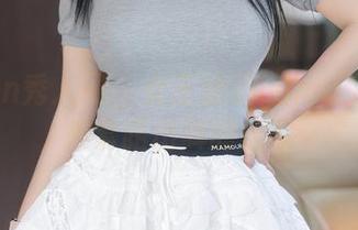 Xiuren秀人网 – 女王涵涵Luna图集：不按套路出牌的优雅