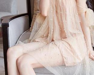 YouMi尤蜜荟 – 私拍里的温心怡，丝袜撩动的心弦，谁能抗拒？