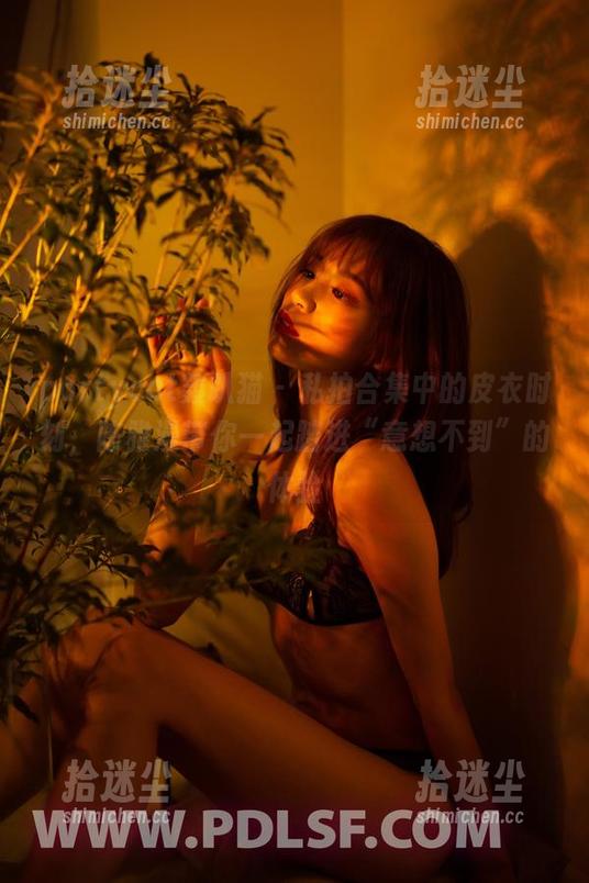 partycat轰趴猫 - 私拍合集中的皮衣时刻，陈雅漫带你一起踏进“意想不到”的体验