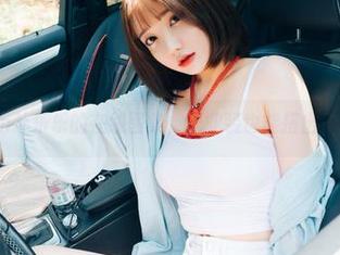 yeeun孙乐乐的在线图集，职业装也能搭出点小心机