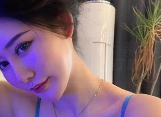 微密圈 – 不爱笑的赛琳的新尝试：美图里的奶牛女仆，难道她要开奶茶店了吗？