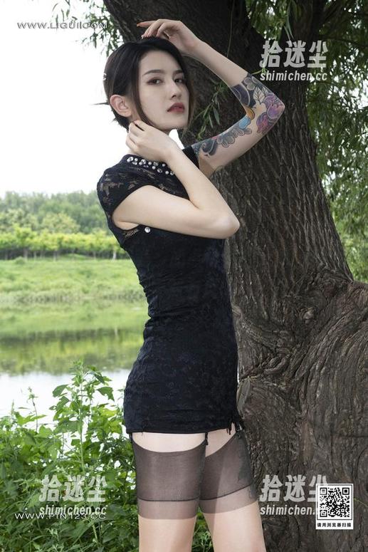 丽柜 - 婚纱再美，加点怡萱的元素，高清图册果然有魔力。