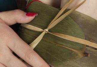 丽柜 – 在文欣的天台图包中，光影夹杂着一些意外的小快乐。