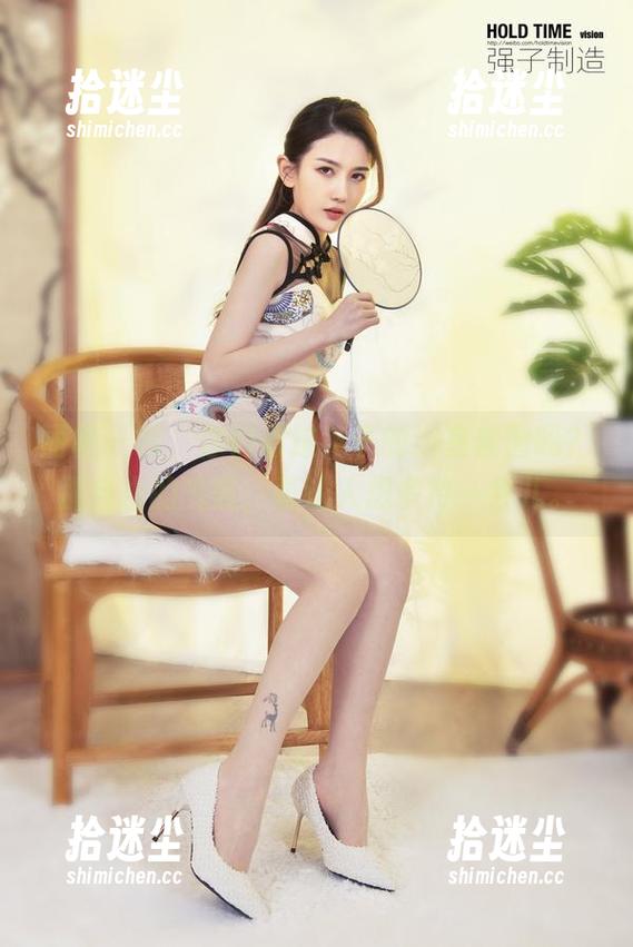 丽柜 - 喂，你们看过英子的浴室套图吗？那自由的气氛，真让人想多待一会儿。