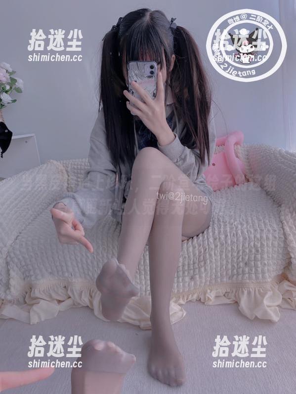 当黑皮袍遇上珍珠，二阶堂宅绘子的这组写真更新让人觉得无处可逃。