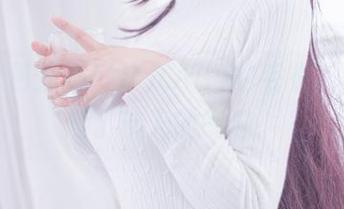 最新图包登场！仙九Airi的毛衣，让我想起了秋天的气息。