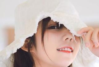 套图欢乐登场，喵糖映画私拍：邻家少女和植物大战，果然谁都别想赢！