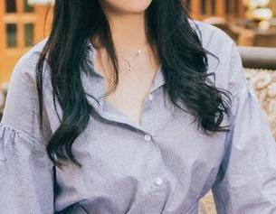 头条女神 – 信悦儿的空服梦：私房图集里的天空之旅