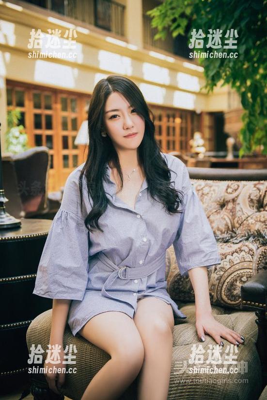 头条女神 - 信悦儿的空服梦：私房图集里的天空之旅