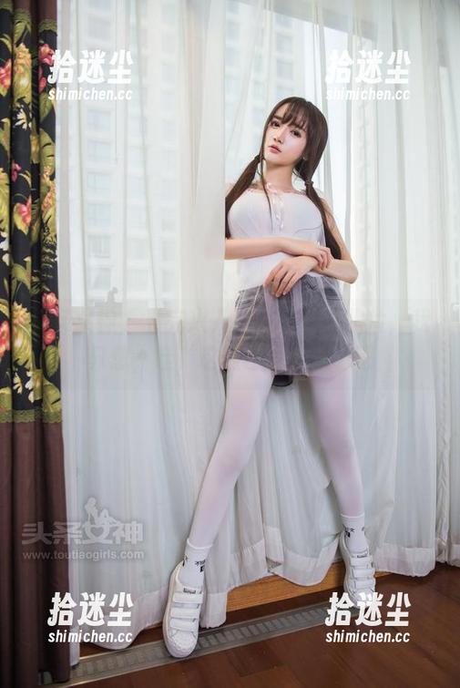 头条女神 - 看完火儿的这张黑色照片，我只想，哇，这黑色也太迷了吧