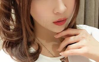 私拍小女巫露娜的比基尼：看到这一幕，沙滩上的海鸥都点头称赞！