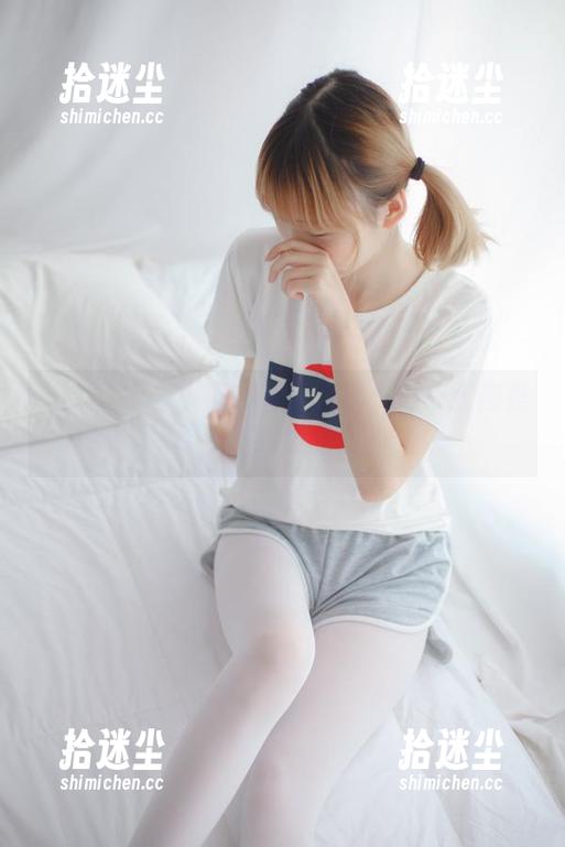 少女秩序 - 小满的写真大作：每一张都是“圣诞意外”