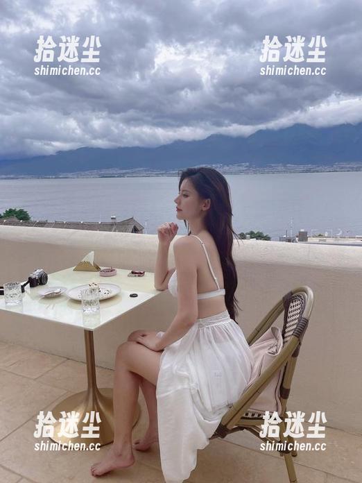 微密圈 - 就是阿朱啊的美腿高清图片，感觉下一秒就要走出屏幕，听说它们有自己的社交账号哦！