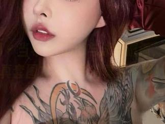 微密圈 – 当希希Gina与泳池邂逅，这组写真套图才是炫彩的真实写照！