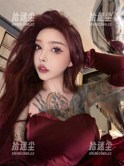 微密圈 - 当希希Gina与泳池邂逅，这组写真套图才是炫彩的真实写照！
