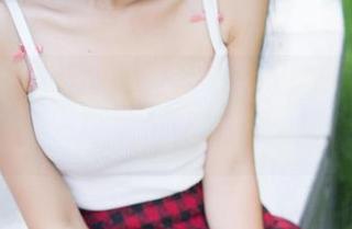 推女神 – 施忆佳Kitty酱新作集，清纯回归，赶紧更新，不然她要去追剧了！