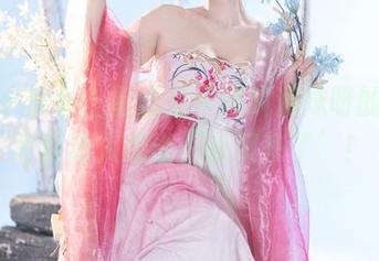 图库小仙女，星澜是澜澜叫澜妹呀的纲手写真让人想说‘我又来了’！