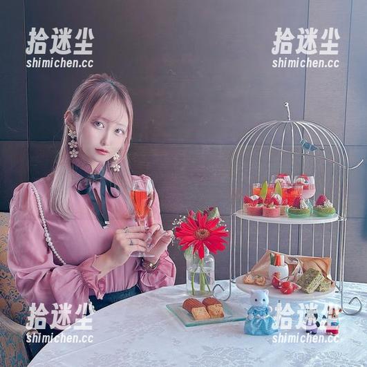 看见月城委员会的浴室写真，精选画面很撩，却又说不清楚哪儿让人心痒。