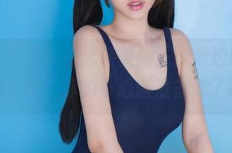 果团网 – 王语纯泳装美图，泳池边的假装休闲！喂，你的小心脏准备好了吗？