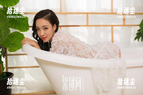 果团网 - 怎样才能得到黄歆苑的私拍原图？那可是个小秘密！