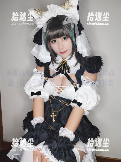 柘烟Zuken 柘烟Zuken的“死库水”作品总能打动心弦,让我不知不觉就陷入那种模糊的状态。