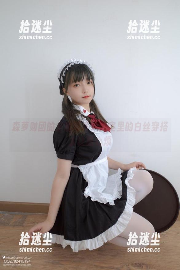 森萝财团的全套写真，教室里的白丝穿搭太让我心烦