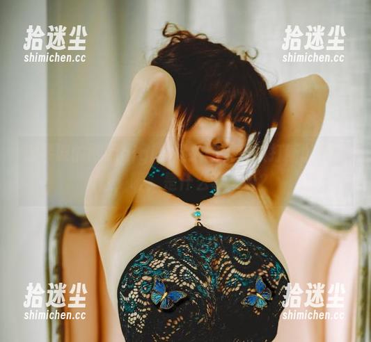 钢琴课的樱晚gigi，私拍图集里被打断的那一瞥，喔，是什么事来着？