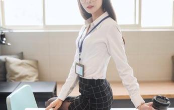随手一瞥泥泥汝的写真，等你再来品味