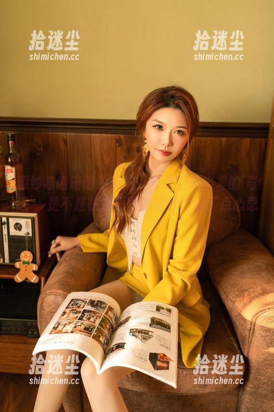源纱希喵喵喵的私拍：与女上司出差的'奇遇'，是不是在拍原图的同时也偷了点心思？