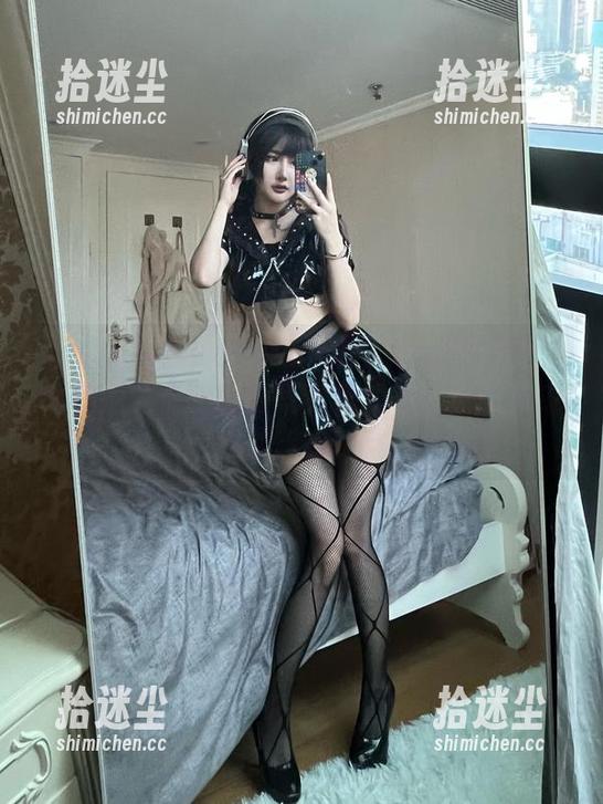 你们注意到炸蛋Boom推的YouMi尤蜜-比基尼女偶吧？这写真集的部分比想象中要...辣。
