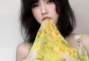 微密圈 – 原图在这里只为琳铛铛的蓝色印花比基尼点赞，在线自取