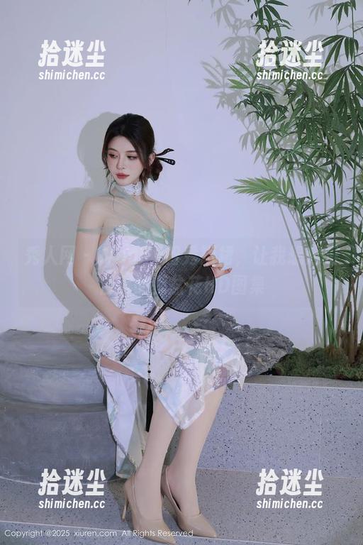 秀人网 - Wendy智秀短裙，让我想起阳台上的那盆花HD图集