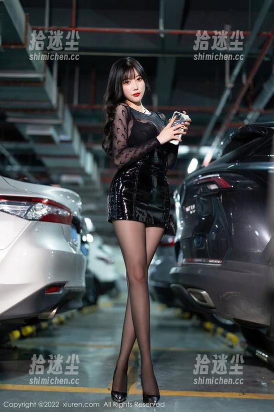 秀人网 - 女友图册：南初妹妹又和朋友们“合影成禾”了！