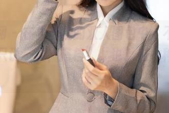 秀人网 – 在吴思晚的双人图包中，不说行情、只说“嗨，搭档”，也算是一种默契吧？