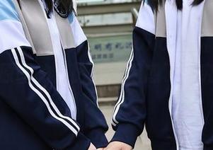 秀人网 – 好吧，周于希sandy的裤里丝，图片和原图的对比让我困惑了，究竟谁更好看？