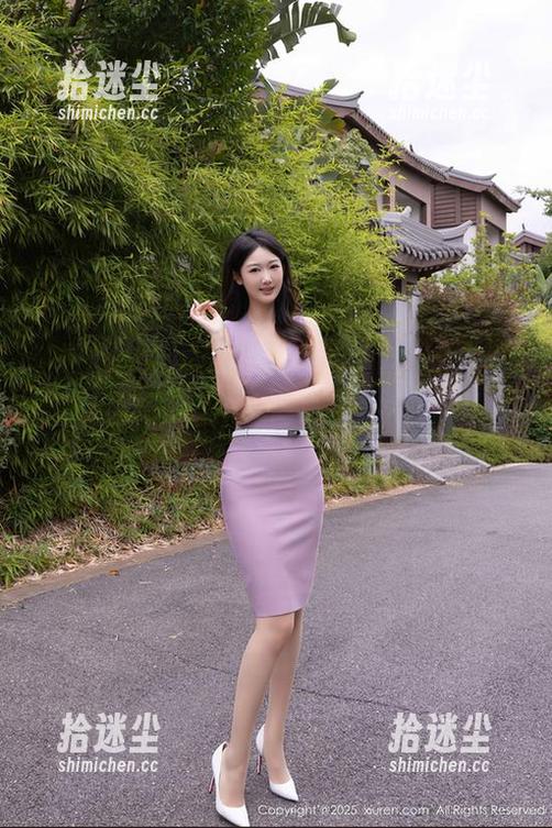 秀人网 - 小Kiki的泳装自由行，免费概念的“高颜出水”照片，要不要来一波？