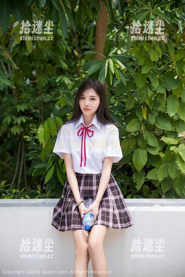 秀人网-李佳芮Cherie 秀人网 - 李佳芮Cherie的泳池作品集:就让我在水边哗哗作响吧!