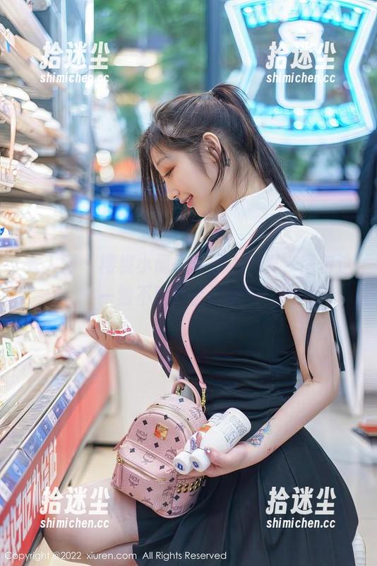 秀人网 - 樱桃小阑子：双人写真，图包这一刻不要那么认真啊～
