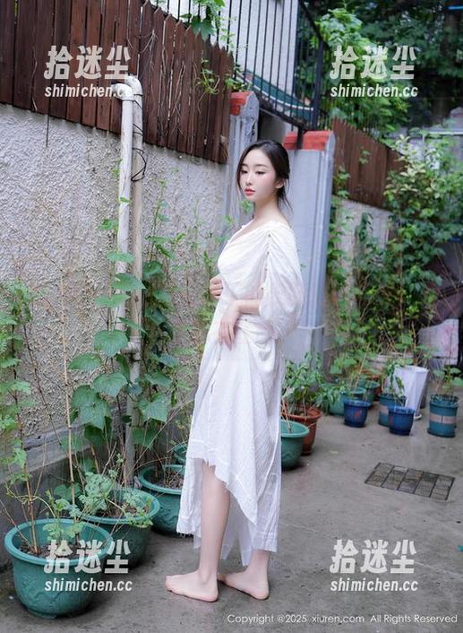 秀人网 - 这才是王俪丁的长腿精选写真，神奇的存在感。