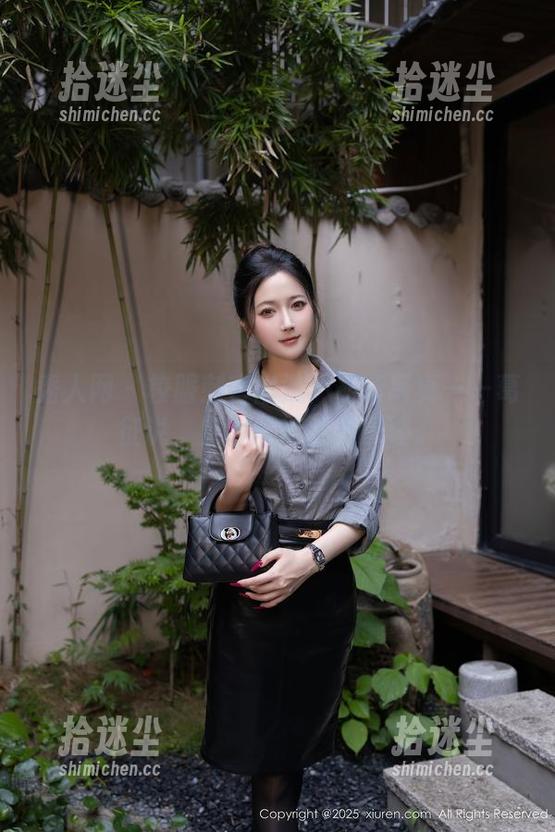 秀人网 - 校服刺客出没！最新写真——葛征说，穿校服得加点乐趣。