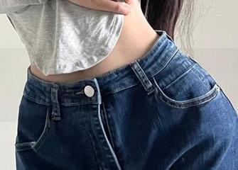 微密圈 – 粉色的猪陈佩奇的油亮黑丝：无圣光或许更有趣，套图等你来翻阅