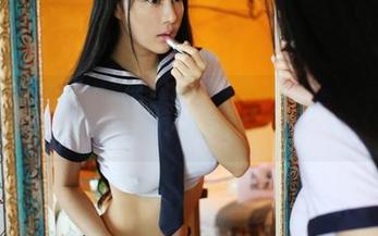 美媛馆 – 定制写真能否挽回Ellie艾栗栗的圣诞节气氛？答案在旁边的姜饼人里