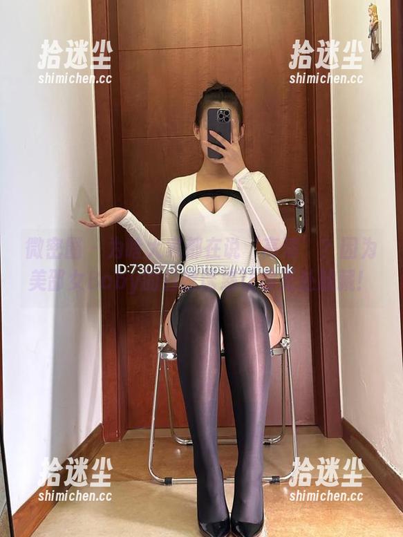 微密圈 - 为啥大家都在说‘高清’？因为美邵女Baby的白丝诱惑让你无处躲藏！